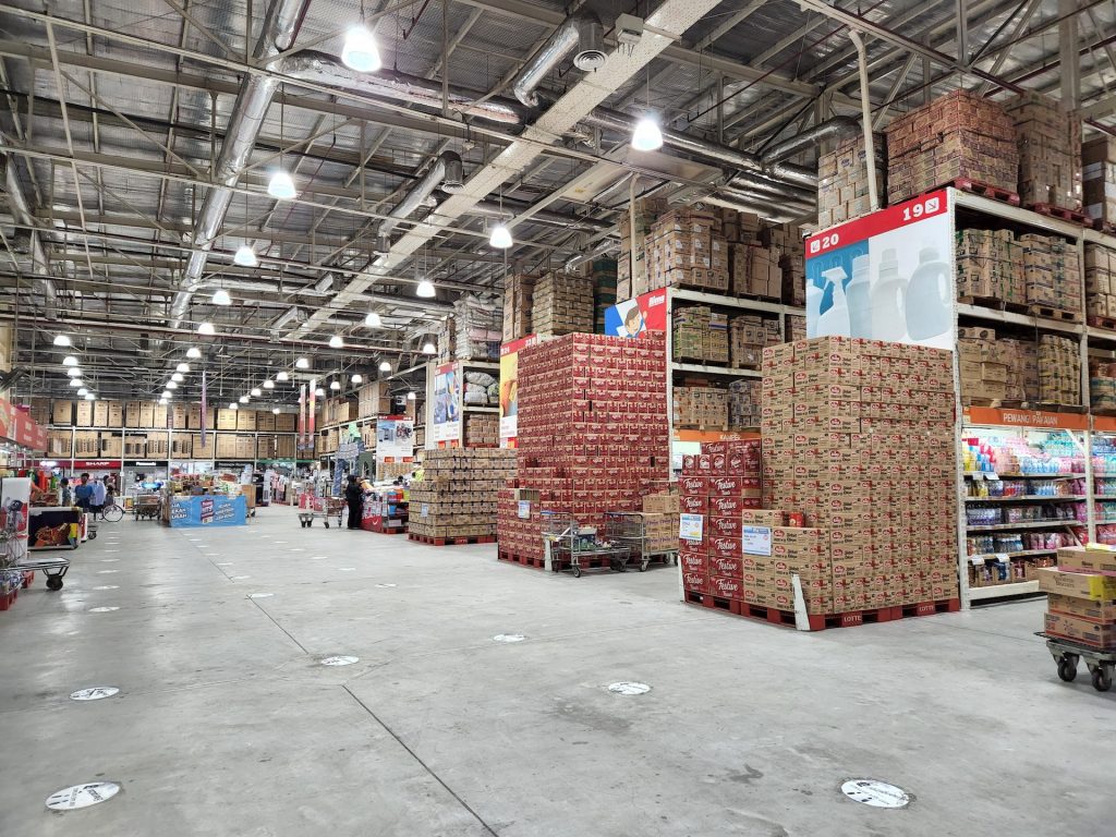Grosir menjadi salah satu sumber untuk product sourcing.